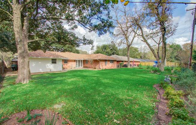 8939 ROCKHURST DR