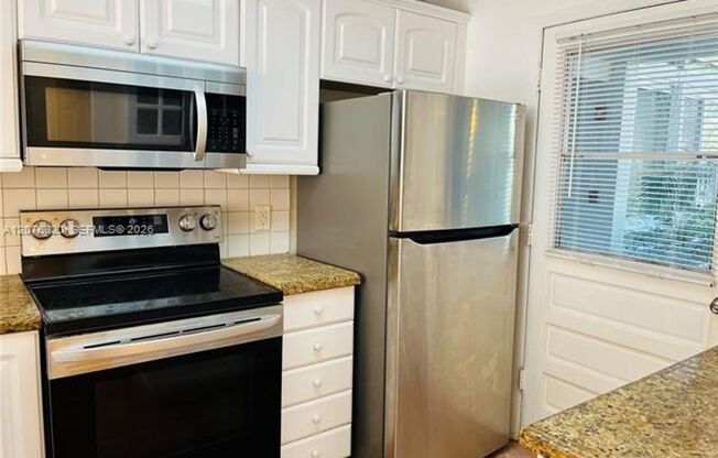 251 Galen Dr cu-101E, Key Biscayne, FL 33149