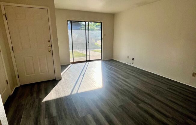 2 beds, 1 bath, 1,000 sqft, $1,250