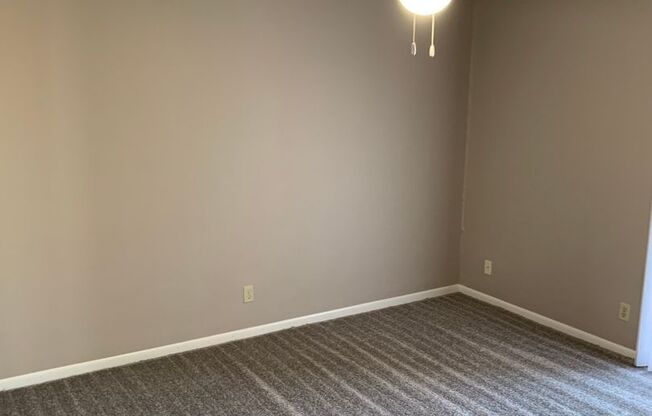 2 beds, 2 baths, 1,324 sqft, $1,289, Unit 042