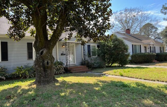 3-bedroom 2-bath home located on Columbus Drive