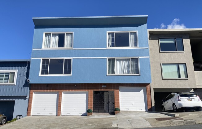 990 BAKER ST