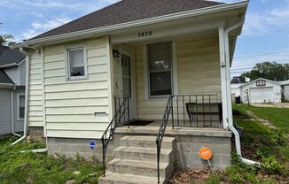 Charming Updated 2-Bed Ranch in the Heart of Benson – Hardwood Floors, Garage & More!