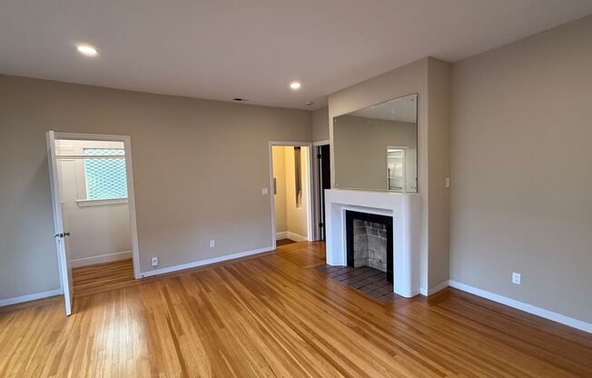 4172 Howe St - Duplex