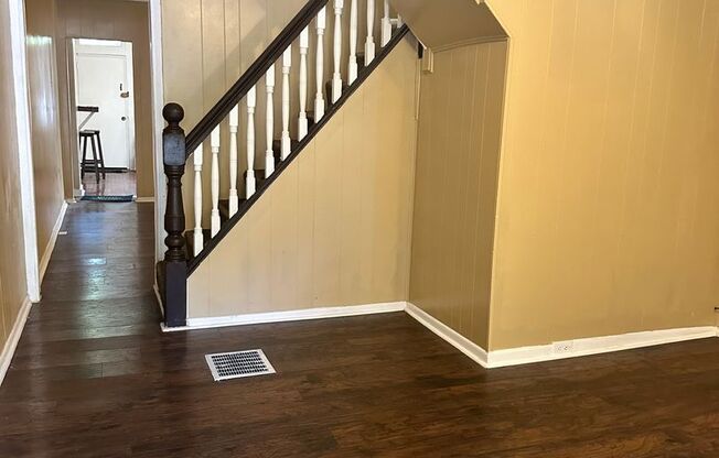 Spacious Home for Rent! W/D Hook-Up! Available Now!