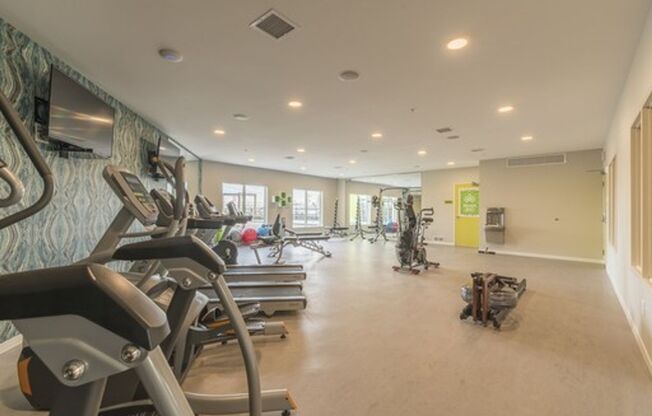 2 beds, 2 baths, 1,098 sqft, $1,630, Unit 422