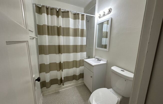 1 bed, 1 bath, $1,095, Unit 62
