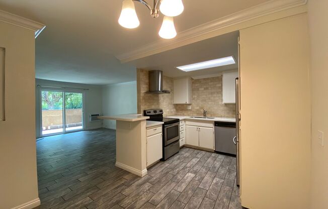 2bed/2bath home in Mission Park Community!