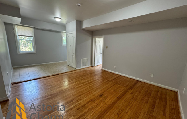 1 bed, 1 bath, $1,150, Unit 3508 Clifton Ave Unit A2