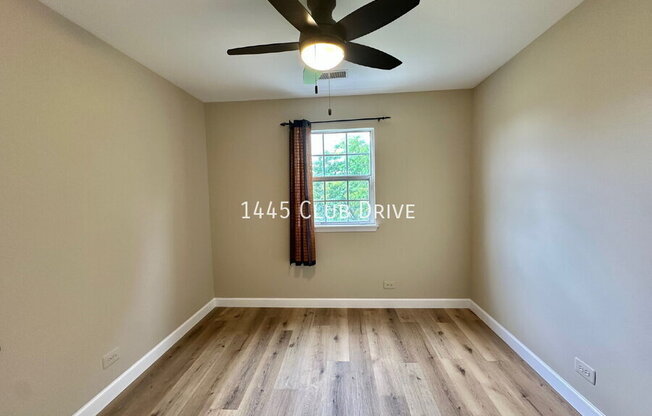 1445 CLUB DR
