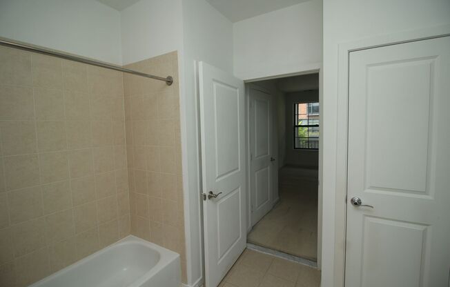 2 beds, 2 baths, $3,700, Unit Unit 219