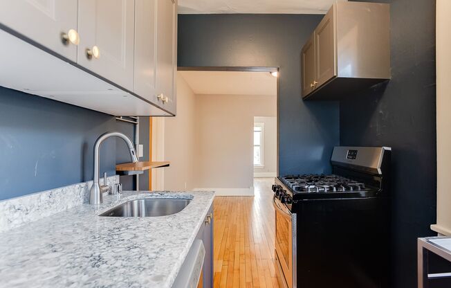 1 bed, 1 bath, 700 sqft, $1,250, Unit 6