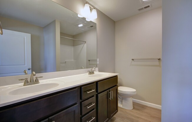 2 beds, 2 baths, 1,422 sqft, $1,700, Unit 1206-201