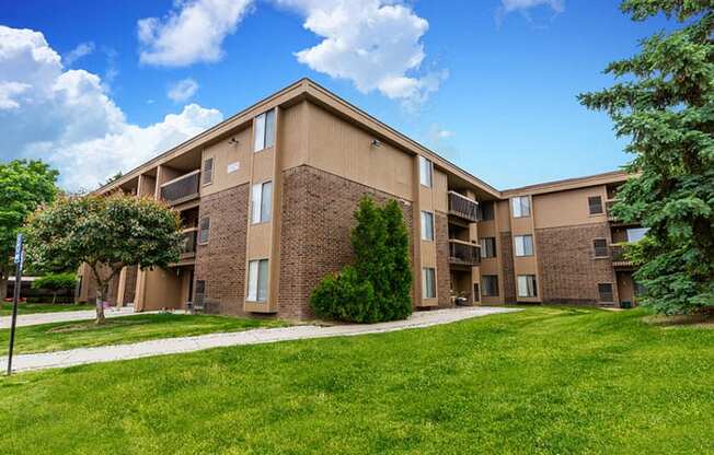 Exterior Building at Lakeside Village Apartments Clinton Township 48038