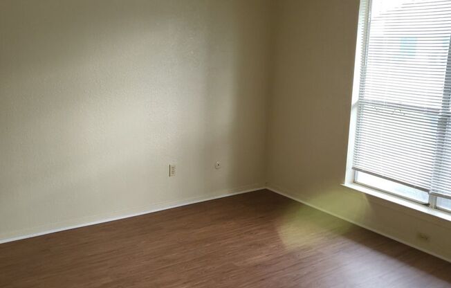 2 beds, 1.5 baths, $1,350