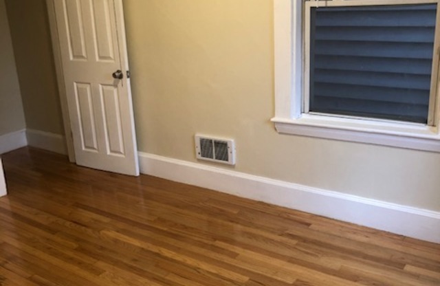17 Bay St
