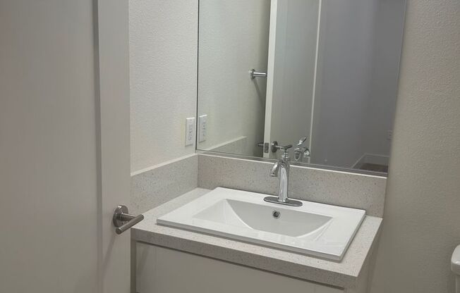 2 beds, 2.5 baths, 1,140 sqft, $4,000, Unit 120