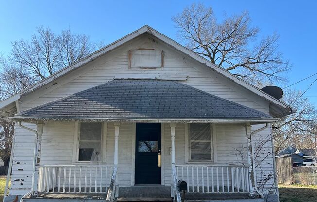 2 Bedroom Single Family Home Next to Fort Riley