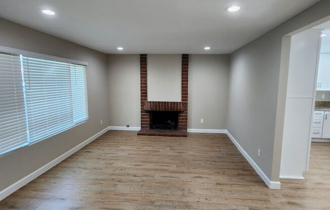 Single Story 2 Bedroom House - Completely Remodeled
