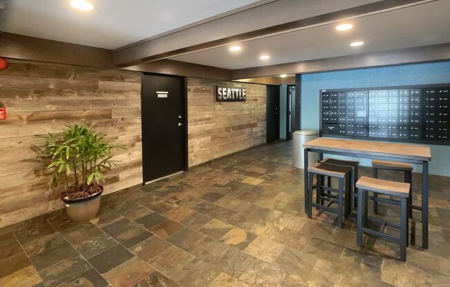 2 beds, 1 bath, $2,250, Unit 220