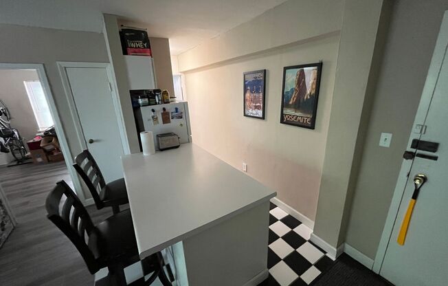 1 bed, 1 bath, 525 sqft, $895, Unit #401
