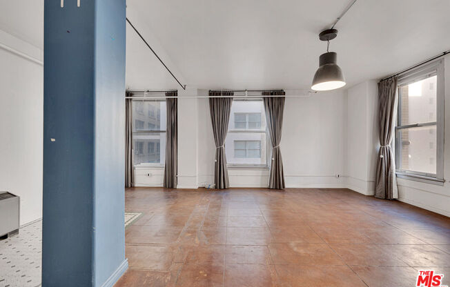 Studio, 1 bath, 650 sqft, $2,000, Unit 811