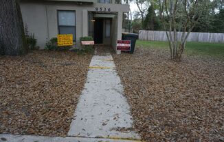 2/2 Bedroom Townhome on Westside near NAS