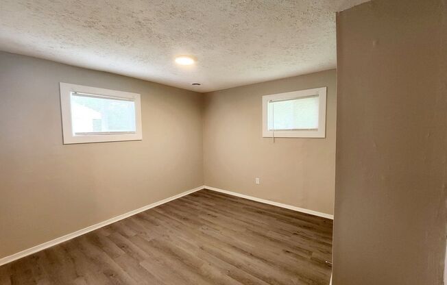 3 beds, 1 bath, $900