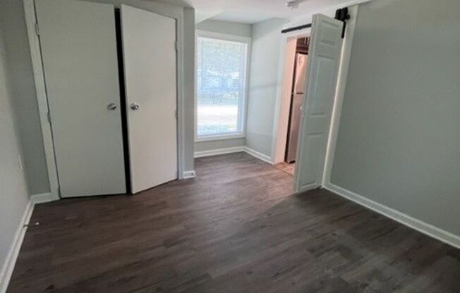 2 beds, 1 bath, $2,095