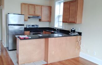 1021-23LC S Boyle Ave (Willow)