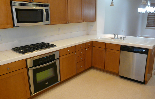 Beautiful 2 Bedroom 2 Bath North San Jose Townhome