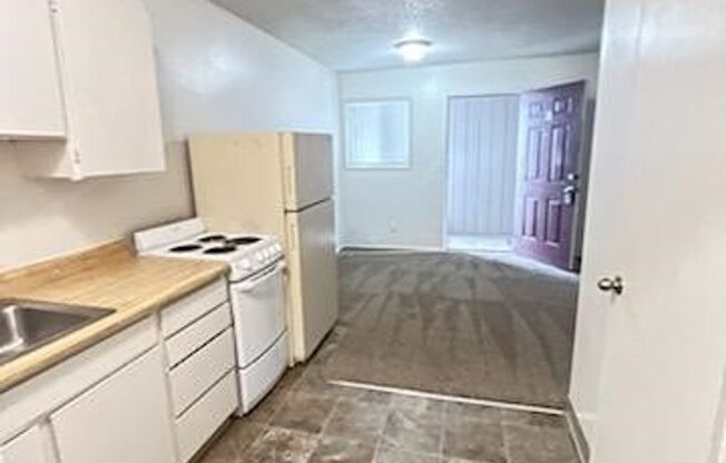 Studio, 1 bath, 260 sqft, $900