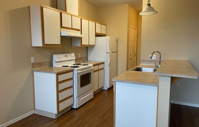 2 beds, 1 bath, 832 sqft, $1,450, Unit 2850-302