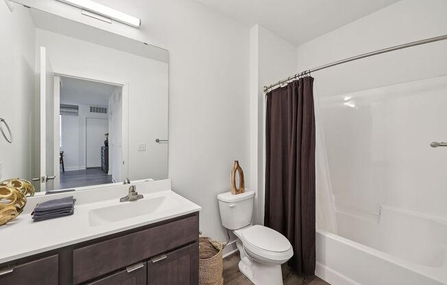 2 beds, 2 baths, 945 sqft, $1,925, Unit 606