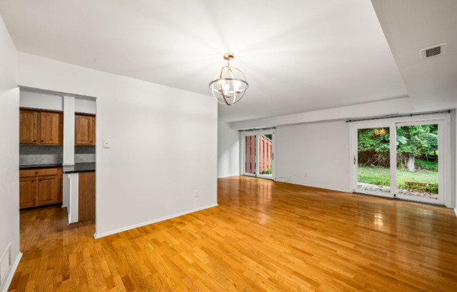 404 WORTHINGTON DR