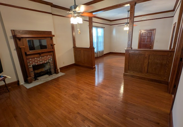 215 S CEDAR AVE