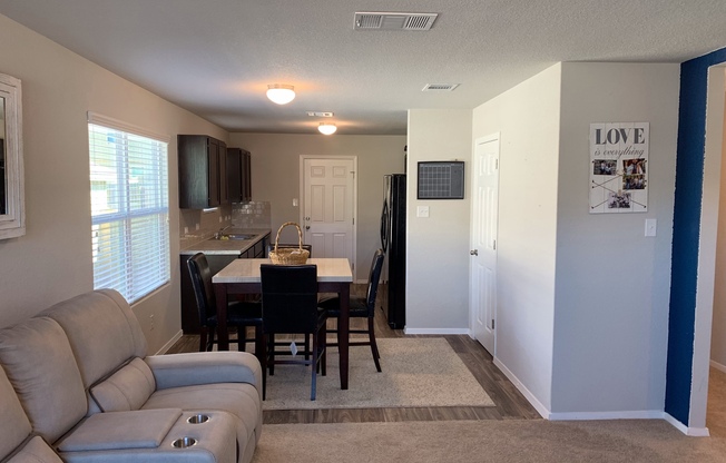 CUTE ONE STORY HOME FEATURING 3 BEDROOMS / 2 BATHS*NORTH EAST ISD