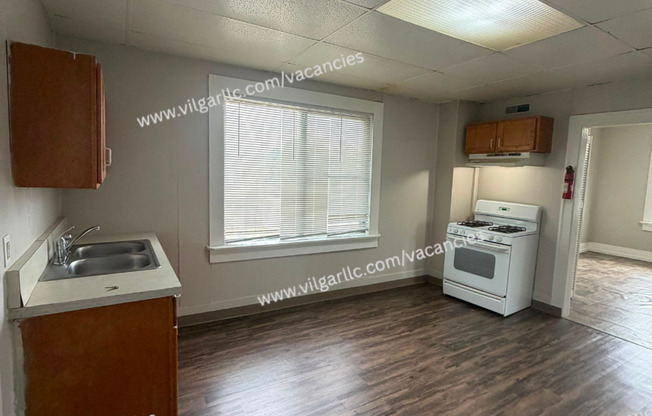 1202 W 151st