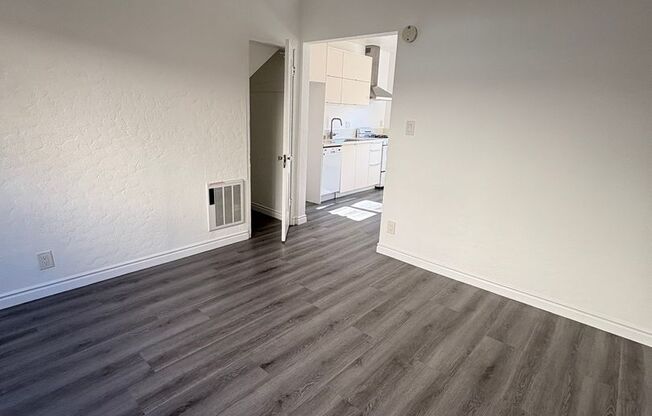 Studio, 1 bath, 400 sqft, $1,495, Unit 8B