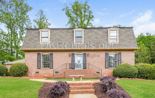 1176 HAMPTON HALL DR NE