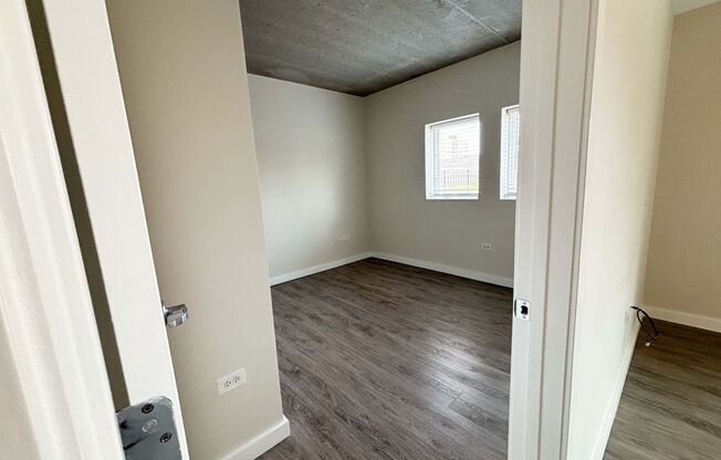2 beds, 1 bath, 826 sqft, $2,500, Unit 410