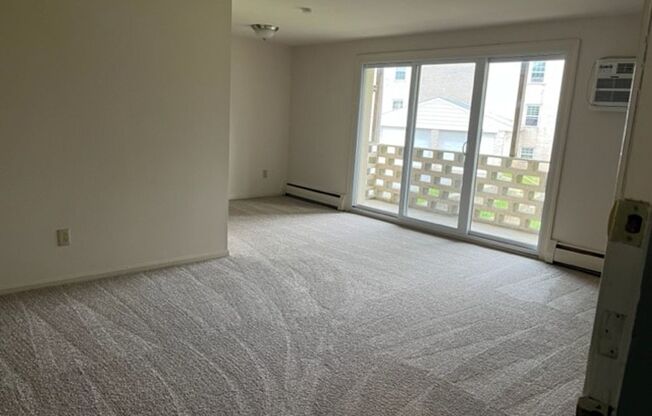 2 beds, 1 bath, 900 sqft, $1,525, Unit 123