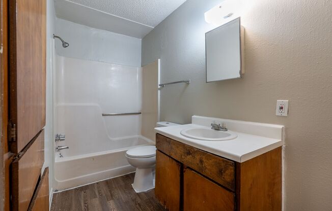 2 beds, 1 bath, 769 sqft, $775, Unit 228