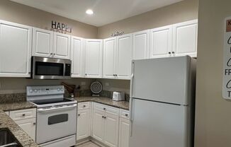 2 beds, 2 baths, $1,395, Unit Unit 305