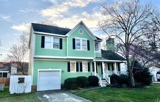 3 Bedroom 2.5 Bathroom Home w/ 1 car garage in a prime east Raleigh location