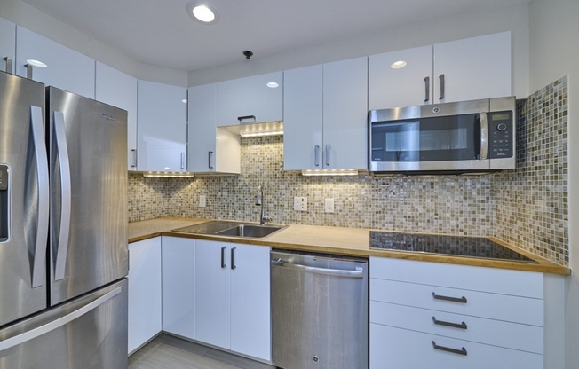 1 bed, 1 bath, 613 sqft, $2,700, Unit 2C