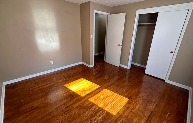 3 beds, 1 bath, $1,200