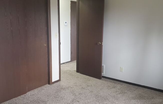 2 beds, 1 bath, 900 sqft, $850, Unit 401