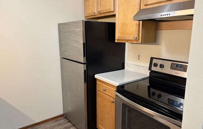 2 beds, 1 bath, 700 sqft, $1,350, Unit 2