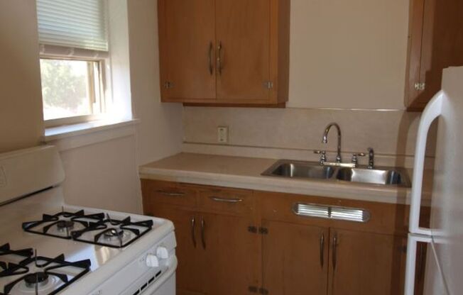 1 bed, 1 bath, 600 sqft, $952, Unit 304